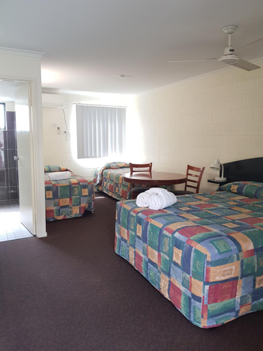 Bedroom 2, Harbour Lodge Motel, Gladstone