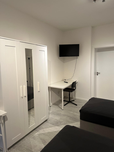 Others 5, Place to sleep - Kassel: Direkt an der Uni, Kassel