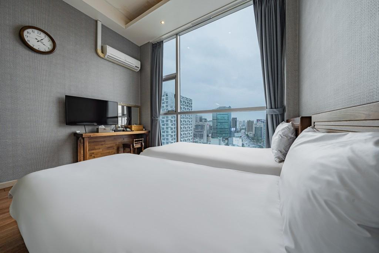Bedroom 6