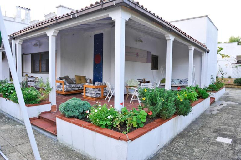 Others 4, Santos B&B, Bari