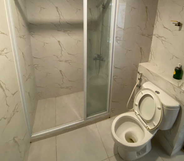 Bathroom 7