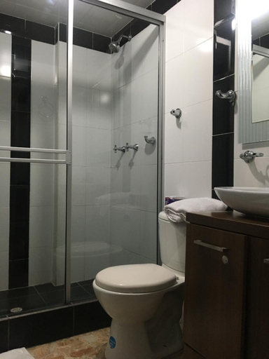 Bathroom, Ejecutivo Esperanza, Santafé de Bogotá