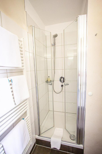 Bathroom 3, Hotel Spessartstuben, Aschaffenburg