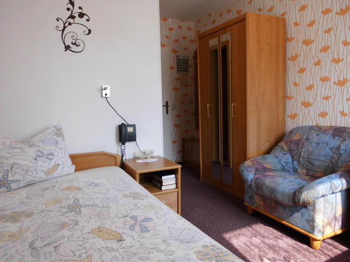 Bedroom 2, Hotel Garni am Heuberg, Werra-Meißner-Kreis