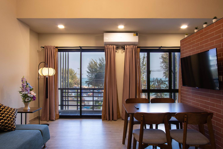 Dining Room 6
