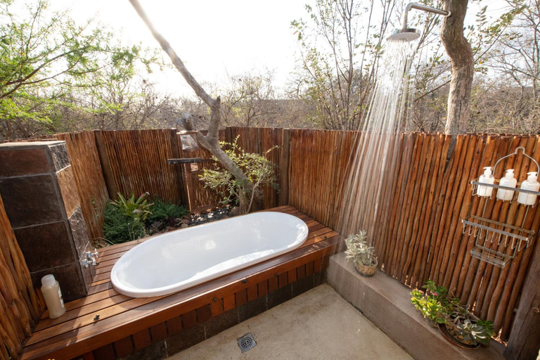 Bathroom 3, Nyaleti Lodge, Mopani