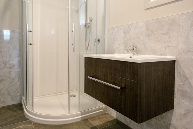 Bathroom 1, Comfort Inn Sunset, Thames-Coromandel