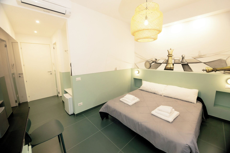 Bedroom 4, O Effe Games Vatican, Roma