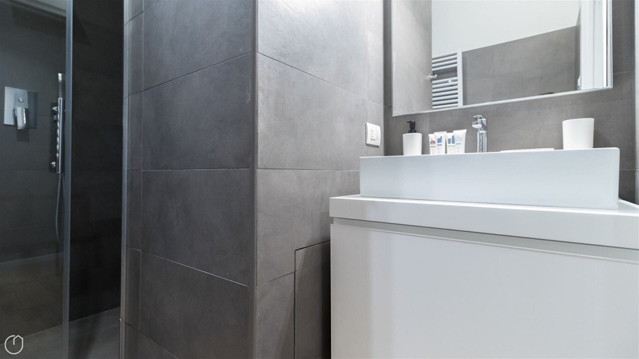 Bathroom 4, Porta Vittoria apartments by Rentopolis, Milano
