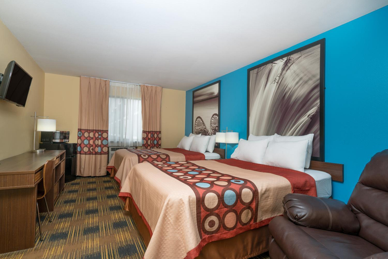 Bedroom 2, Super 8 By Wyndham Rochester Mayo Clinic Area, Olmsted