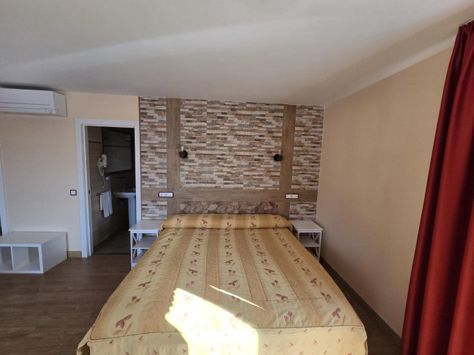 Bedroom 3, Hostal Gavilanes II, Toledo