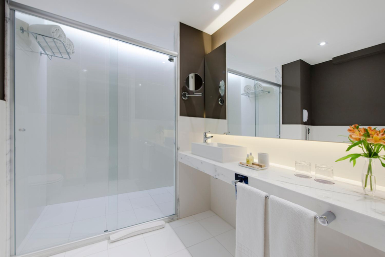 Bathroom 9