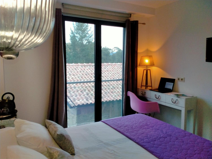 Others 4, 7 Uvas, Pontevedra