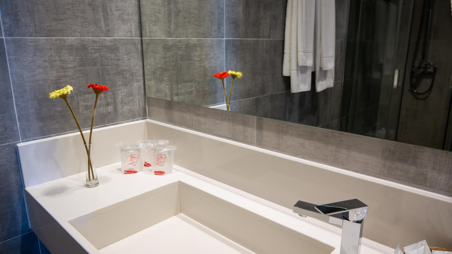 Bathroom 4, Apartamentos Turisticos Flamero, Huelva