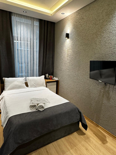 Bedroom 13
