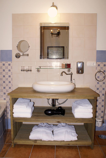 Bathroom 5, La Canota King Rooms Adults Only, Granada