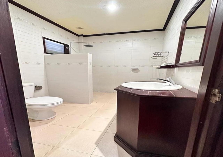 Bathroom 4, Y Not Lao Villa, Luang Prabang