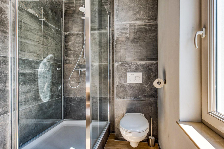 Bathroom 3, HOTEL L'AVENUE, Luxembourg