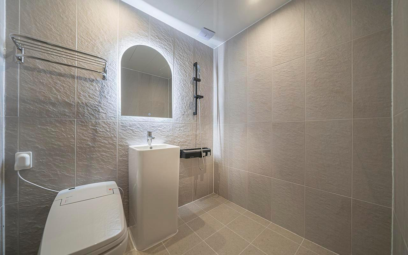 Bathroom, Hotel Bom Gunsan, Gunsan