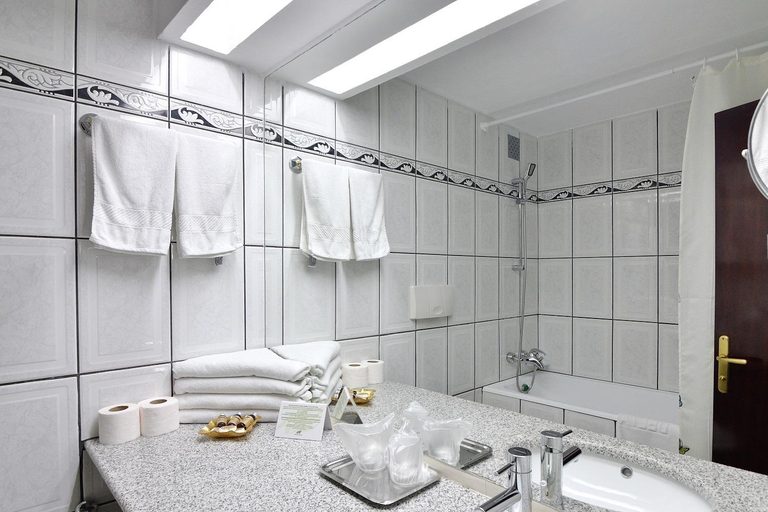 Bathroom 3, Hotel Delta 3, Tulcea