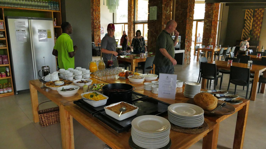 Food & Drinks