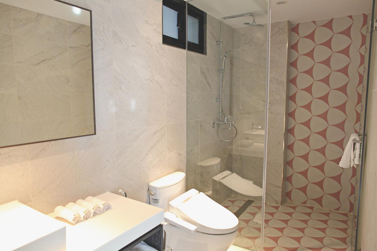 Bathroom 3, Sugar Island Inn, Penghu