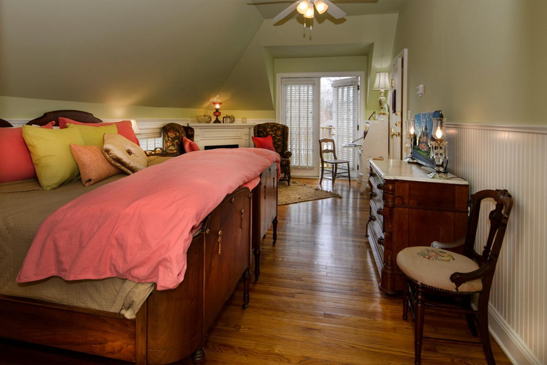 Bedroom 2, The Empress of Little Rock, Pulaski