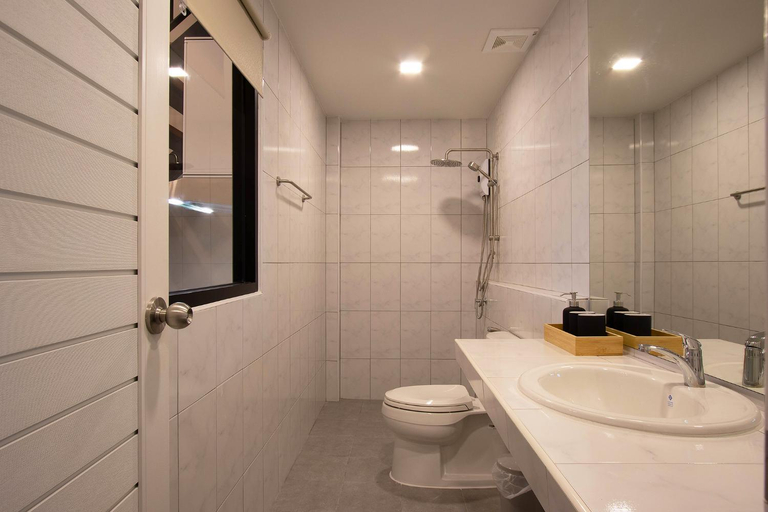 Bathroom 17