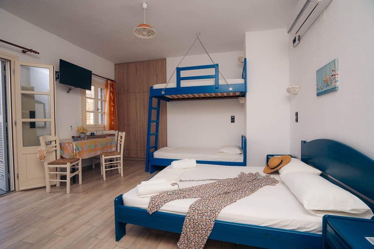 Bedroom 2, Oniropagida, South Aegean