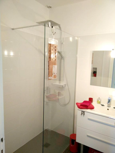 Bathroom 2, Maison a Argeles 35m², Pyrénées-Orientales