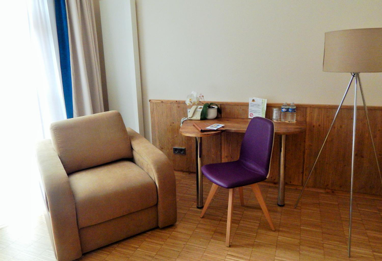 Others 4, Hotel Brasserie Beierhaascht, Capellen