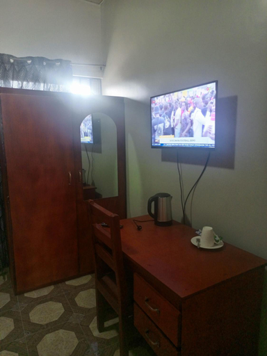 Others 3, Hotel Lily, Tema