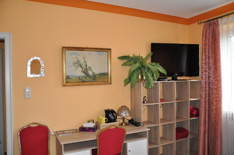 Others 2, Pension Haus Gertrud, Donau-Ries