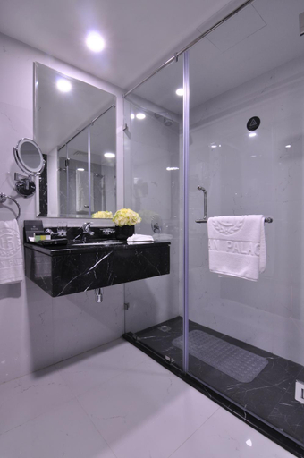 Bathroom 7