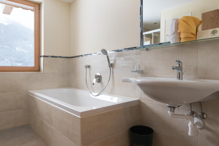 Bathroom 2, Hotel Waldcafe, Imst