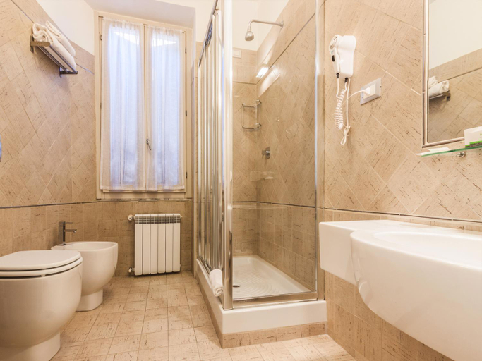 Bathroom 4, La Piccola Maison, Roma