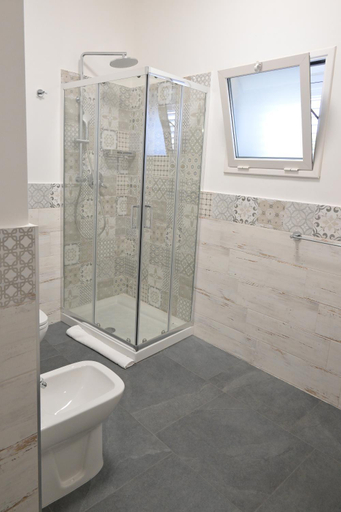Bathroom 3, Da 'Nfacci Affittacamere, Palermo