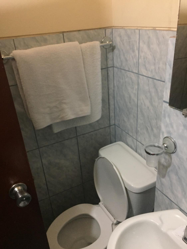 Bathroom 2, Hotel Cotopaxi, Latacunga