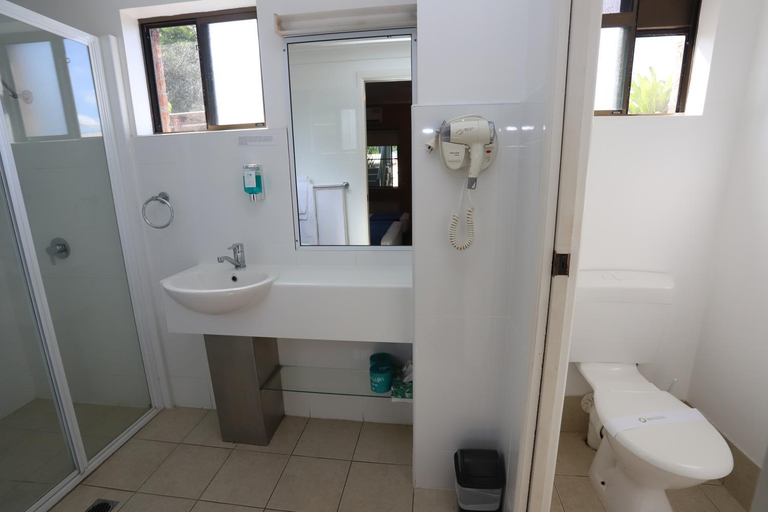 Bathroom 4, Great Eastern Motor Inn Gympie, Cooloola - Gympie only