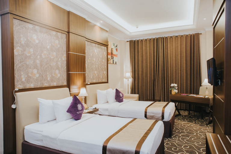 Adhiwangsa Hotel & Convention Hall - Tap to explore photos
