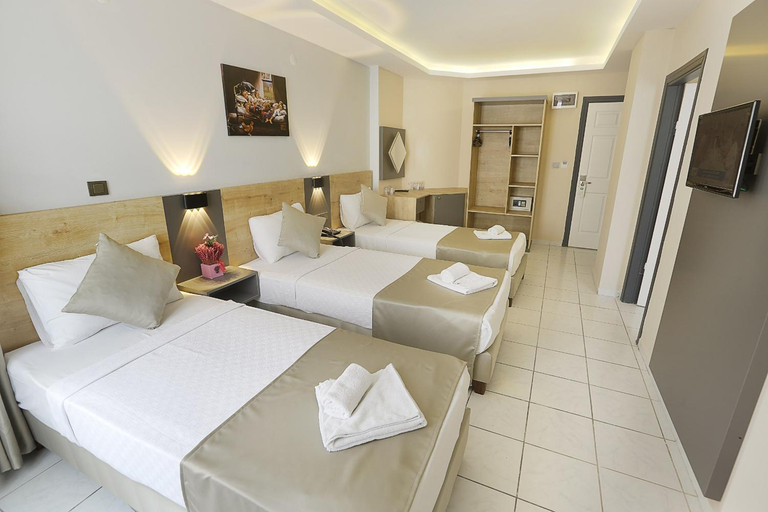 Bedroom 4, Alanya Risus Park Hotel, Alanya