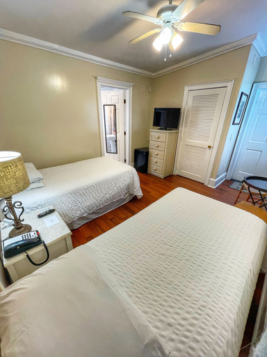 Bedroom 2, The Casablanca Hotel, Monroe