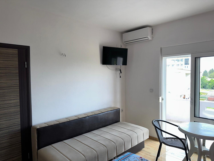 Others 4, Apartments Flamida