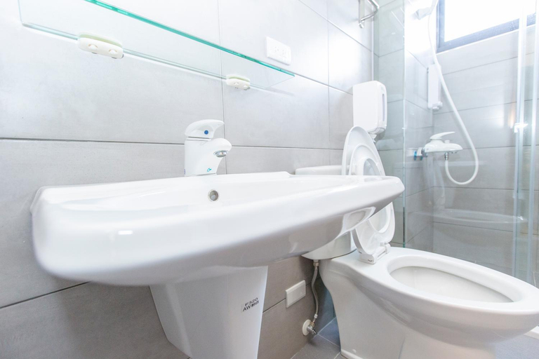 Bathroom 3, WOW Penghu Homestay, Penghu