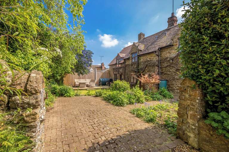 Exterior & Views 2, Tom Callows Gorgeous Cottage Oxfordshire, Oxfordshire