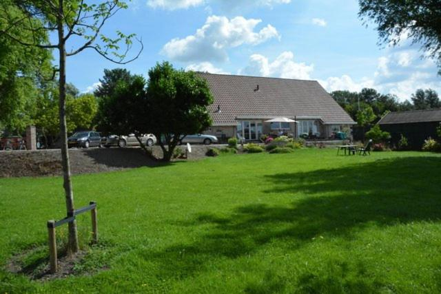 Others 2, B&B de Oude Hofstee, Strijen