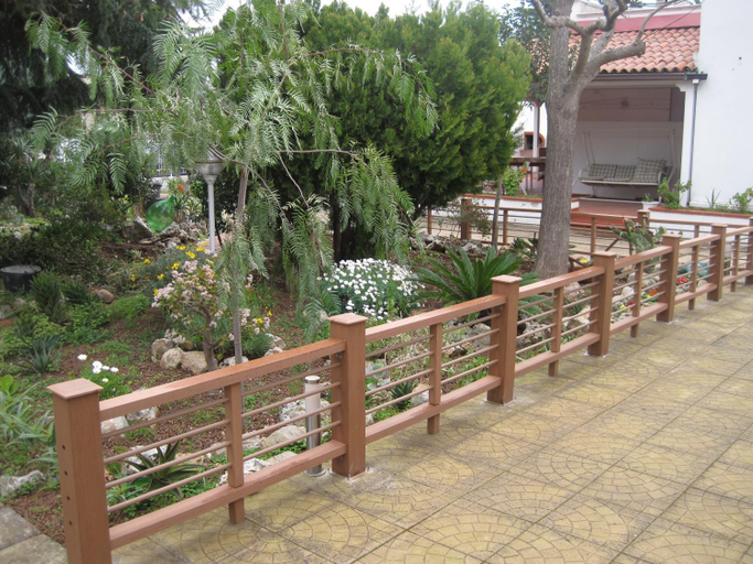 Others 2, Santos B&B, Bari