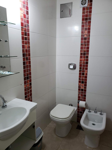 Bathroom 2, Hotel Continental, Capital