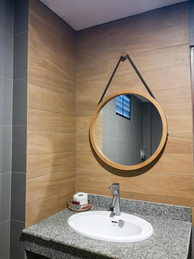 Bathroom 4