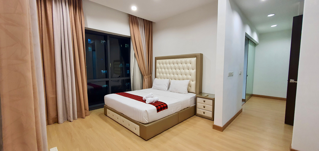 The ELEMENTS Condo, Jalan Ampang Room Type - Grand Deluxe 3 Bedrooms with Garden Balcony view The ELEMENTS Condo, Jalan Ampang Room Type - Grand Deluxe 3 Bedrooms with Garden Balcony view